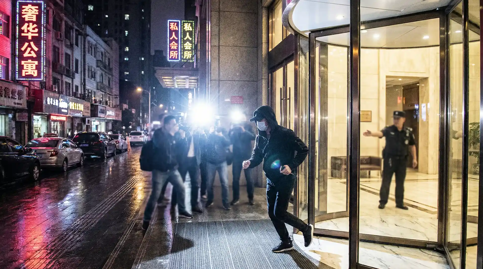 k体育注册送68平台平台 - 公寓楼下记者围堵